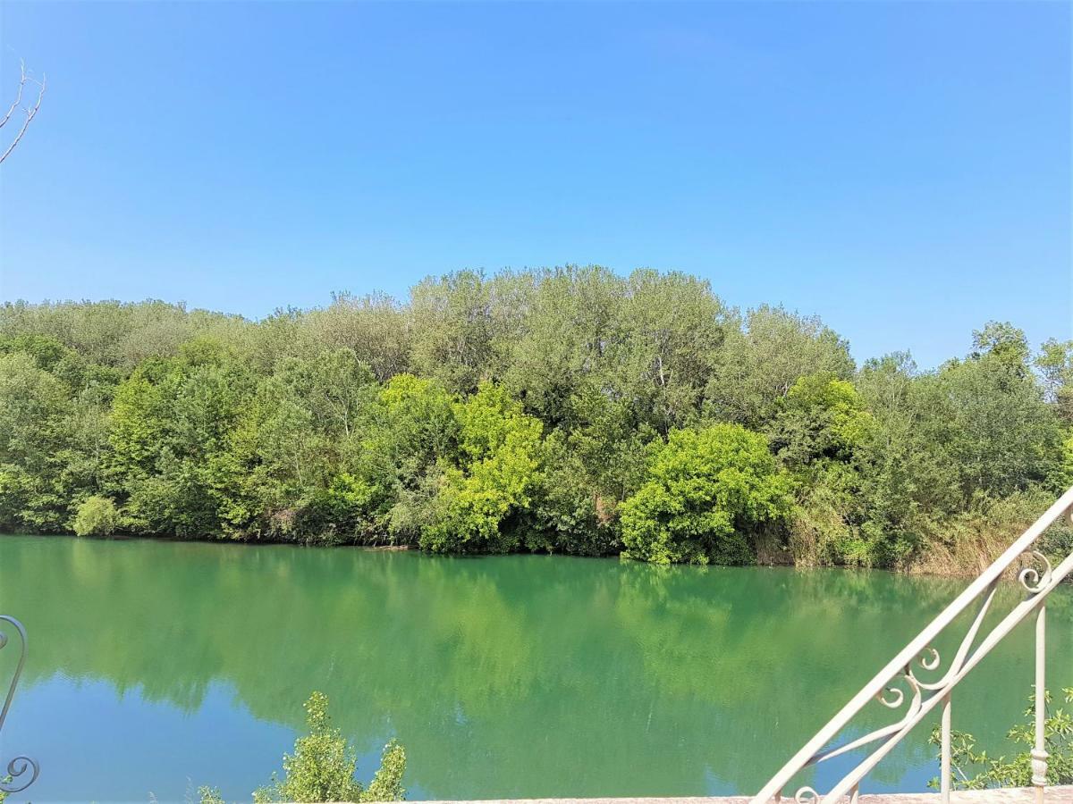 Gite Face A La Riviere -Proche Du Pont Du Gard- Montfrin Exterior photo